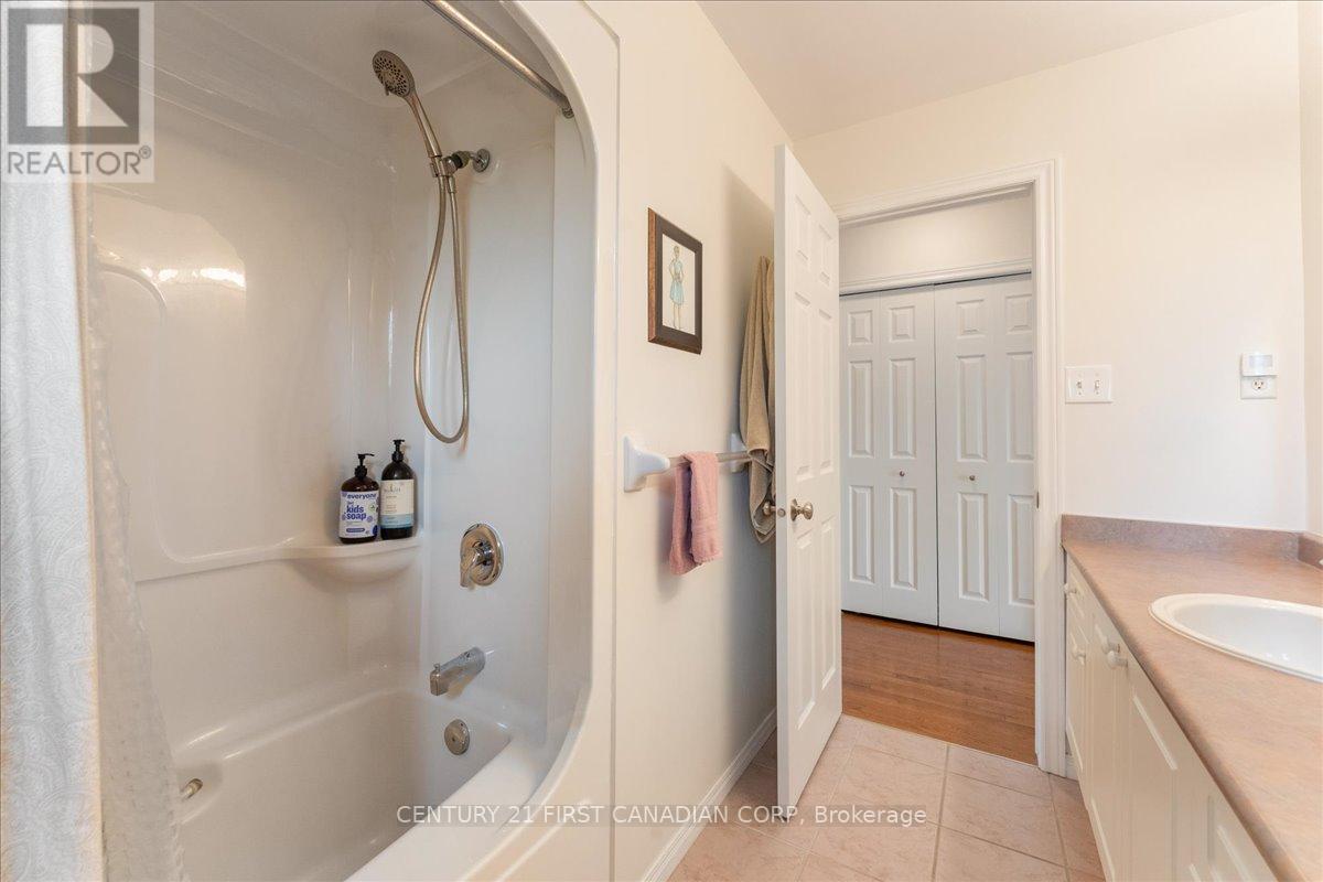 Photo 26 of 1 40 Braemar Avenue, Haldimand ON