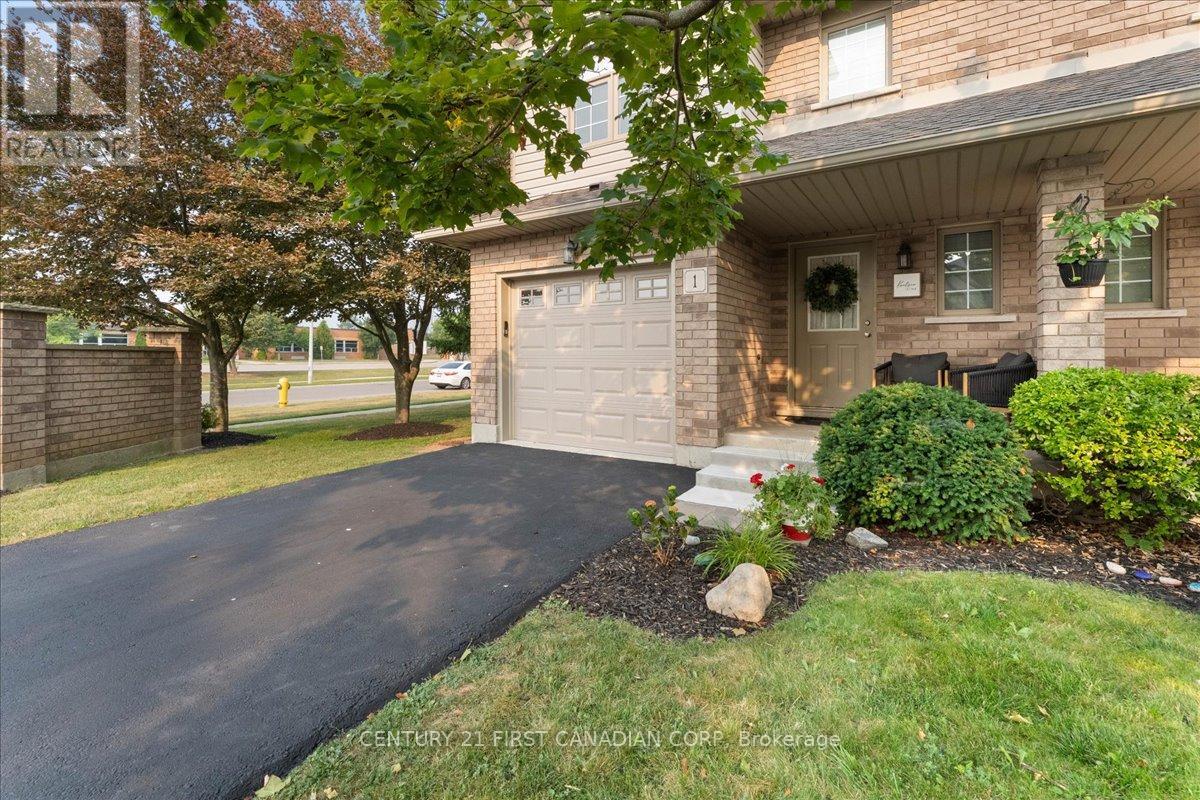 Photo 3 of 1 40 Braemar Avenue, Haldimand ON