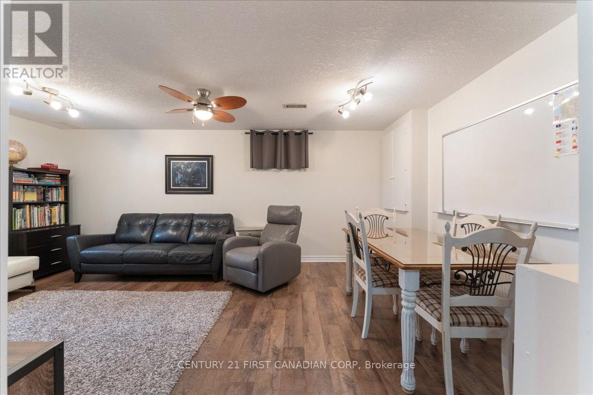 Photo 33 of 1 40 Braemar Avenue, Haldimand ON