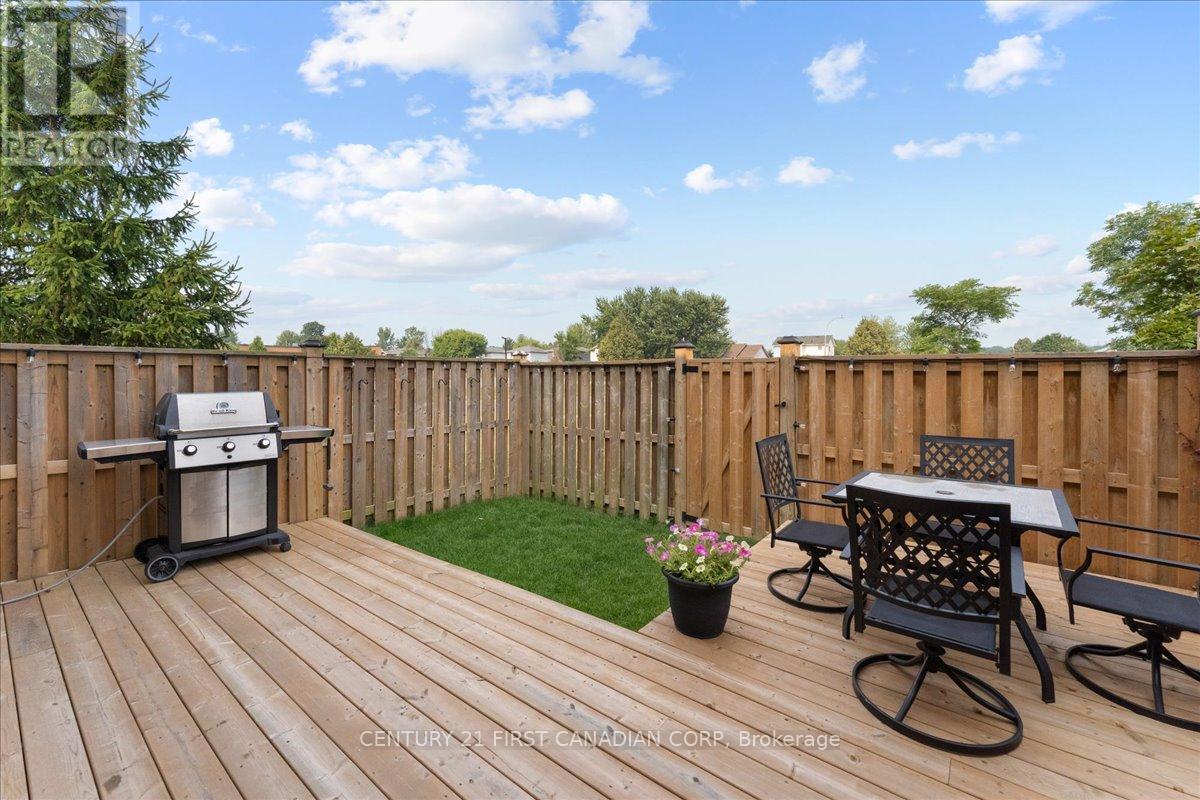 Photo 37 of 1 40 Braemar Avenue, Haldimand ON