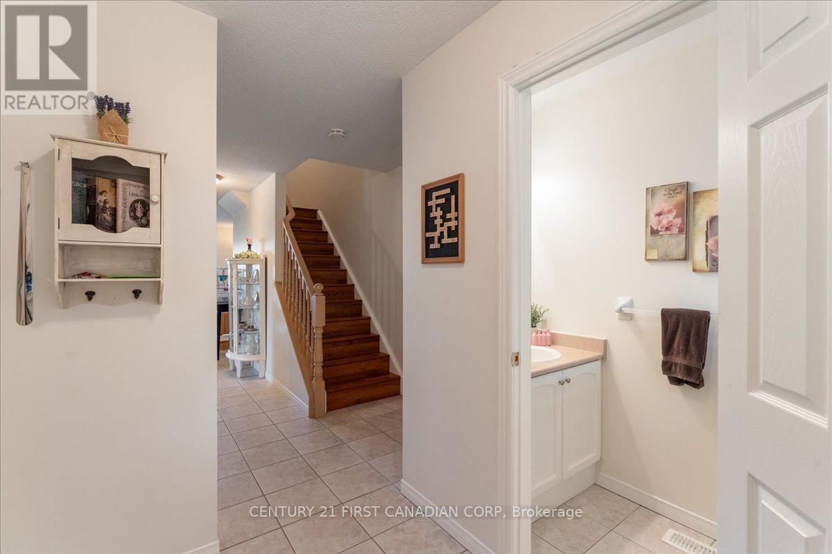 Photo 6 of 1 40 Braemar Avenue, Haldimand ON