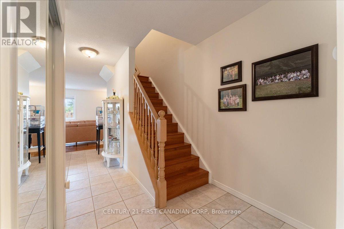 Photo 8 of 1 40 Braemar Avenue, Haldimand ON