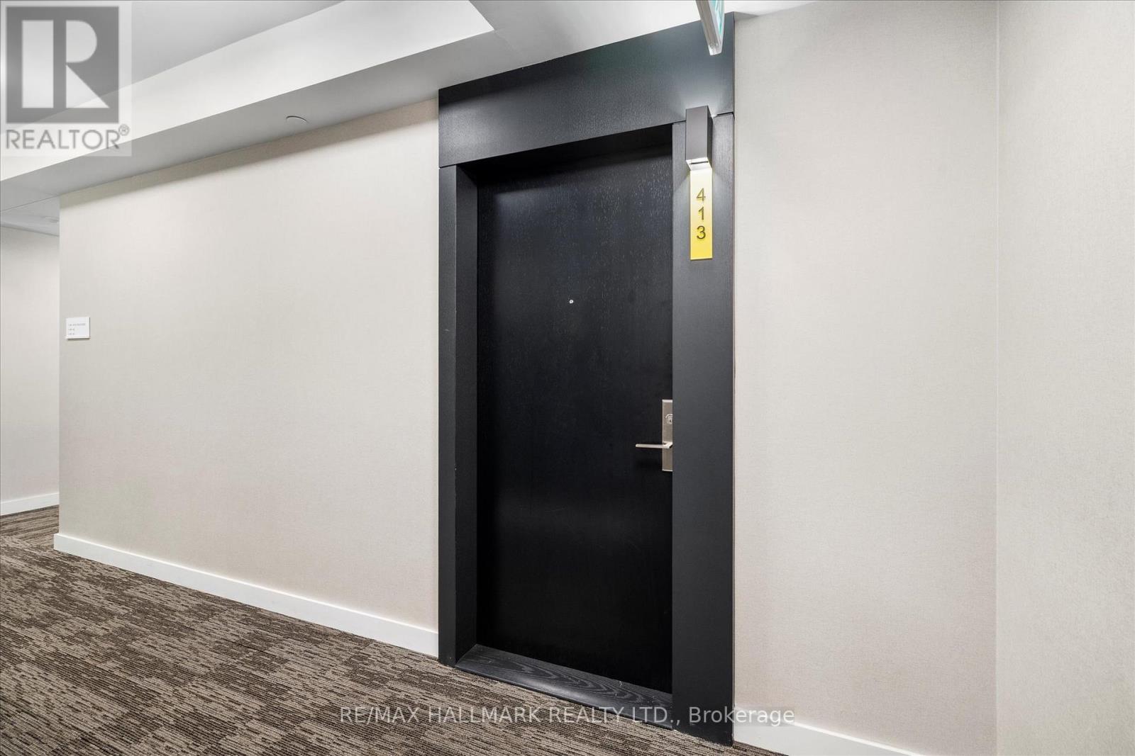 Photo 3 of 413 158 Front Street E, Toronto ON