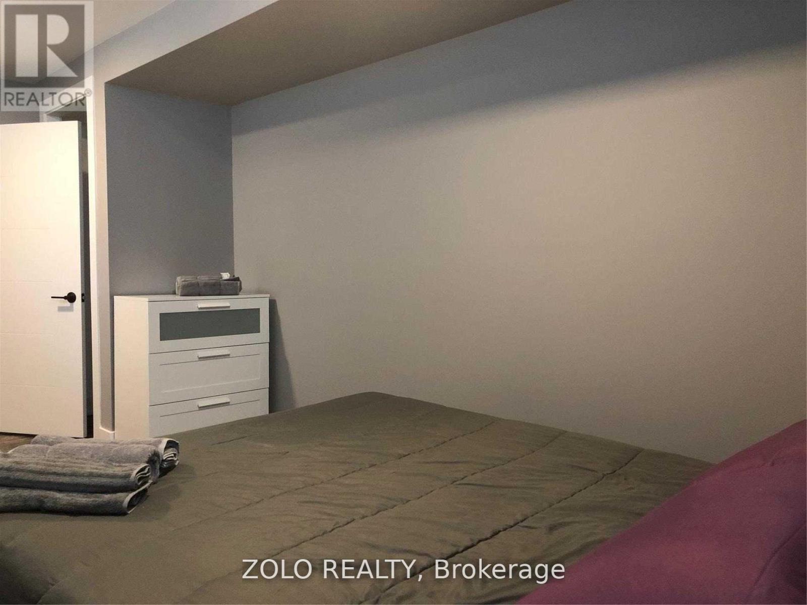 Photo 3 of Lower 144 Northcliffe Boulevard, Toronto ON