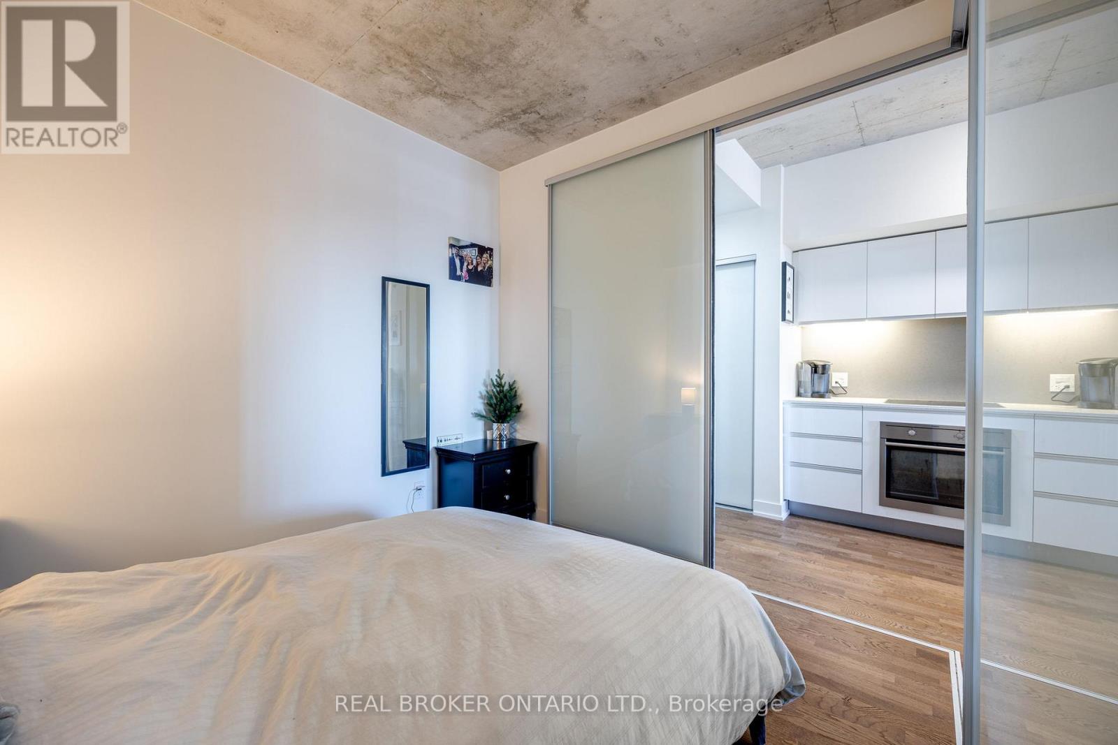 Photo 2 of 914 20 Minowan Miikan Lane, Toronto ON
