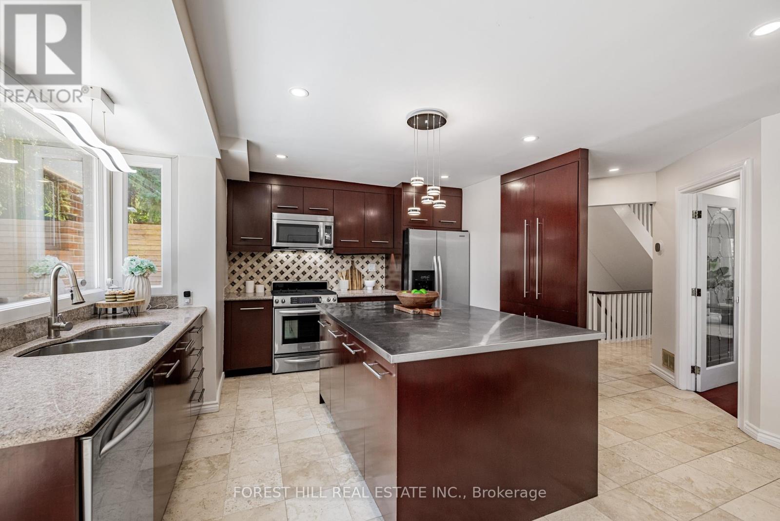 Photo 11 of 241 Shaughnessy Boulevard, Toronto ON