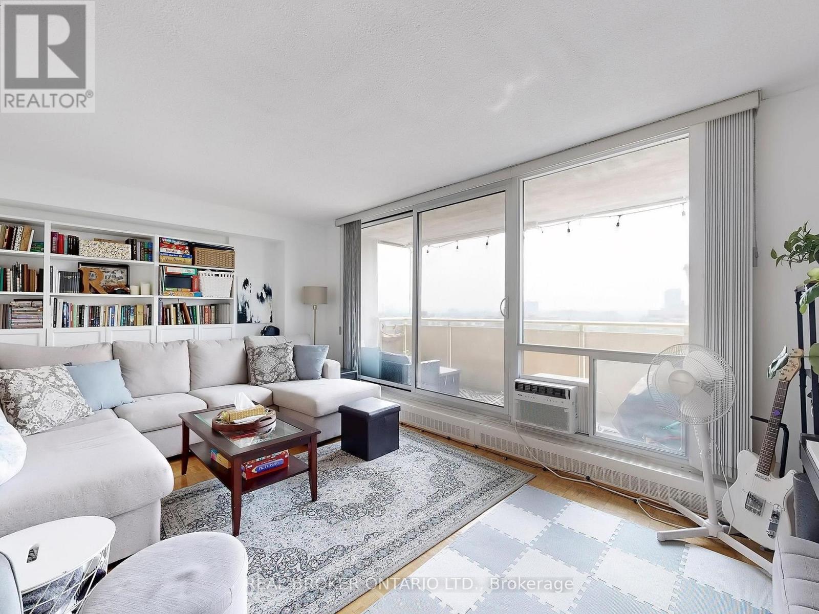 Photo 2 of 906 1338 York Mills Road, Toronto ON