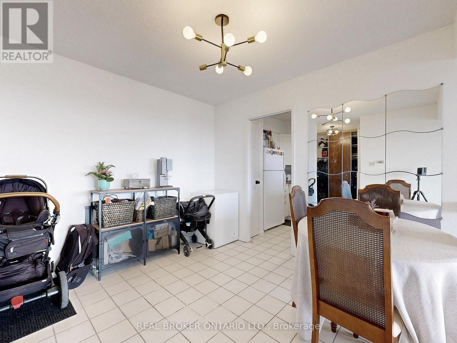Photo 5 of 906 1338 York Mills Road, Toronto ON