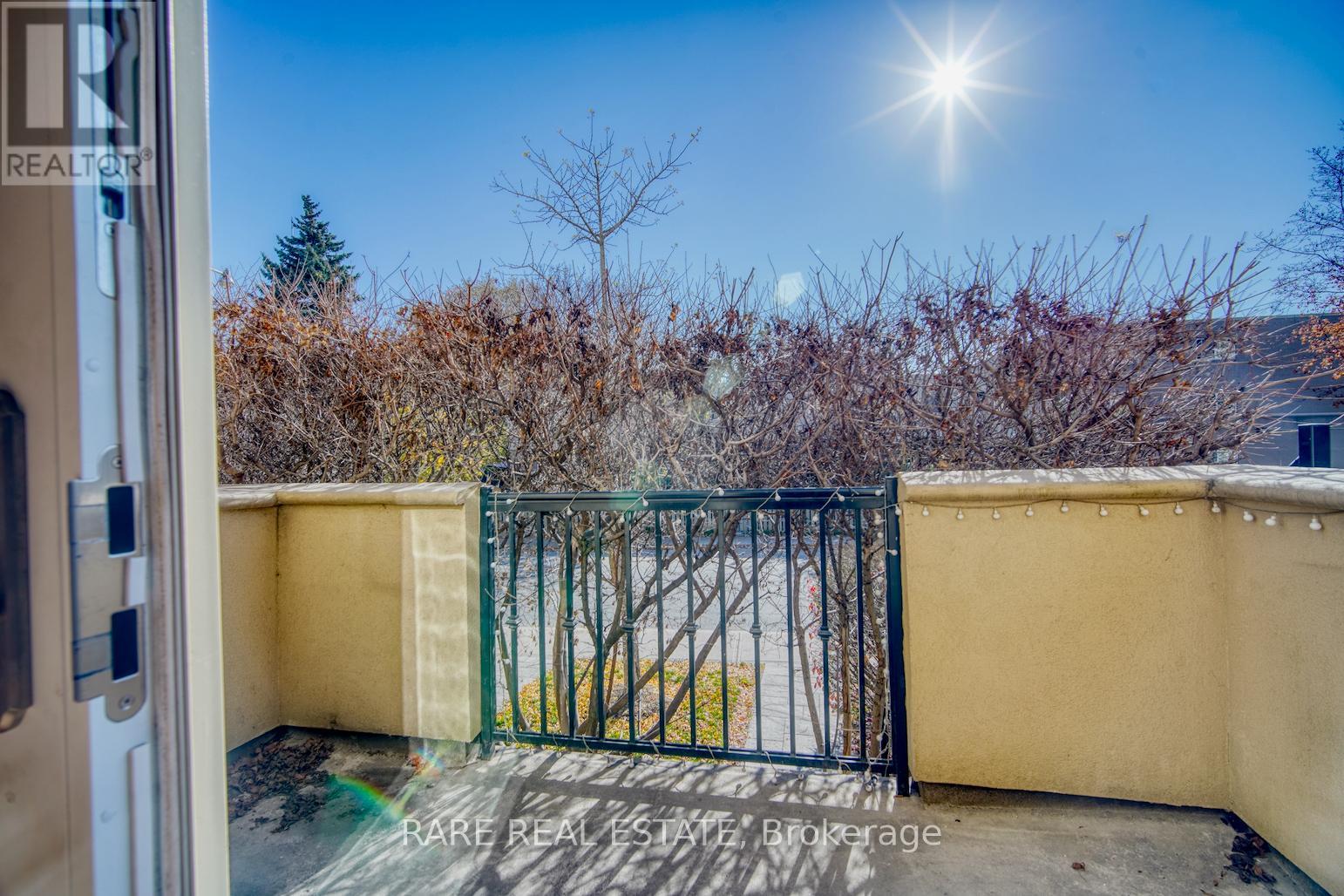 Photo 7 of Th 05 70 Carr Street, Toronto ON
