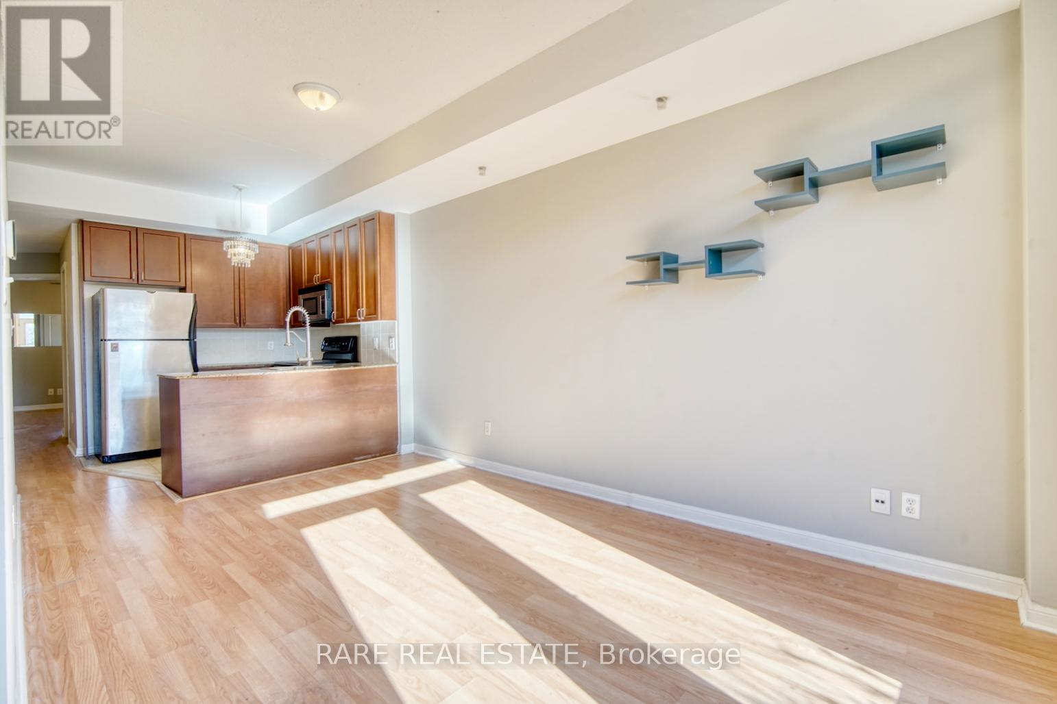 Photo 5 of Th 05 70 Carr Street, Toronto ON