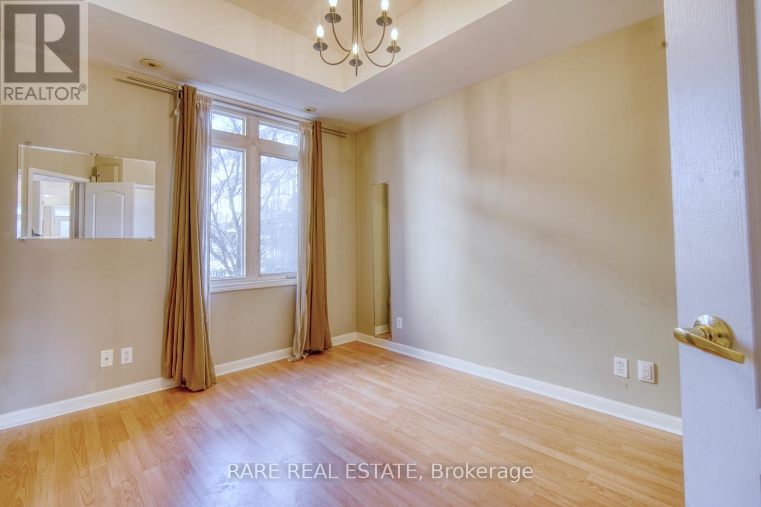 Photo 3 of Th 05 70 Carr Street, Toronto ON