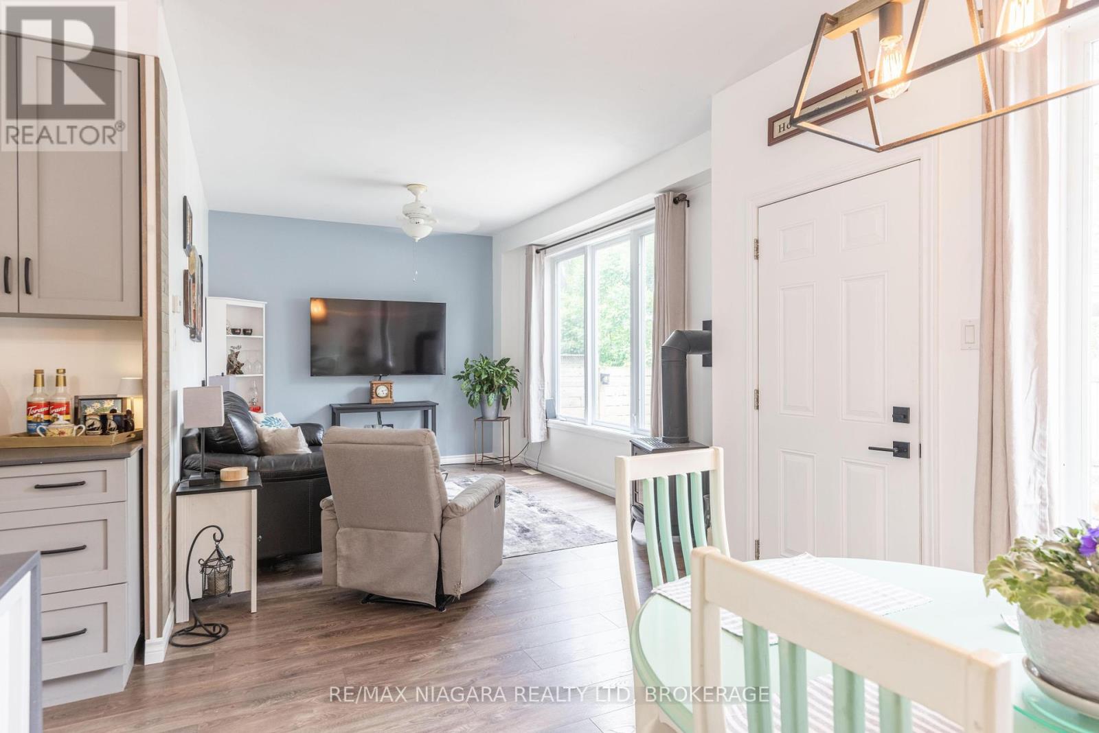 Photo 32 of 203 Cambridge Road E, Fort Erie ON