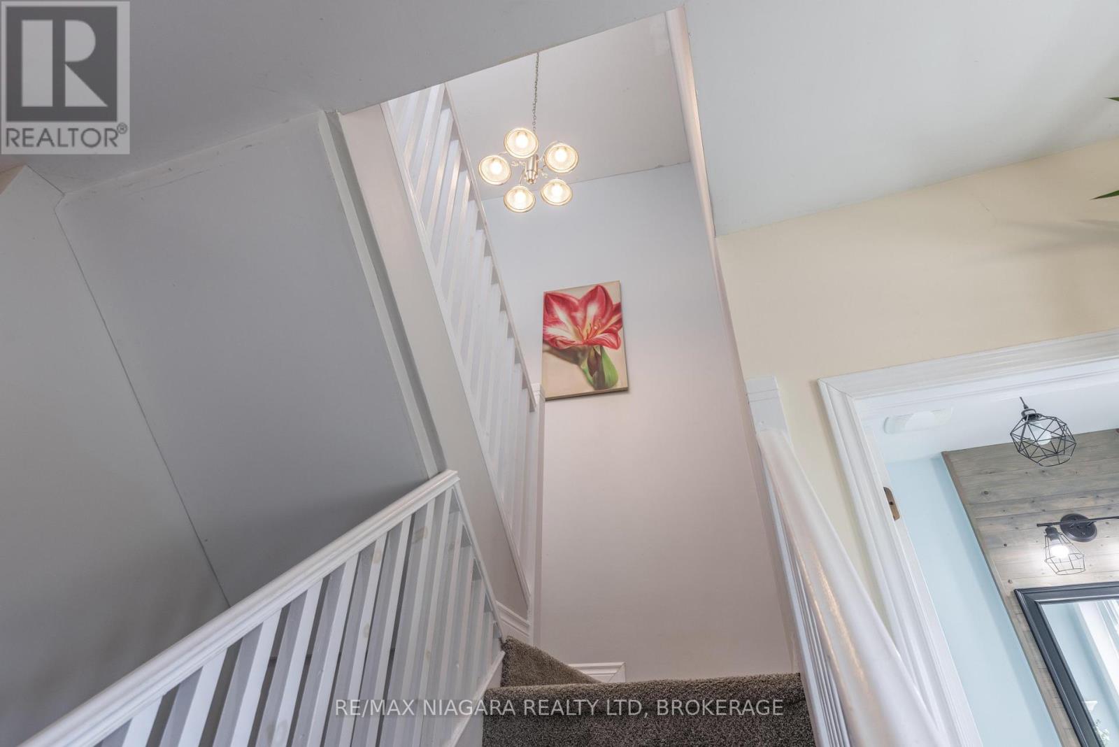 Photo 6 of 203 Cambridge Road E, Fort Erie ON