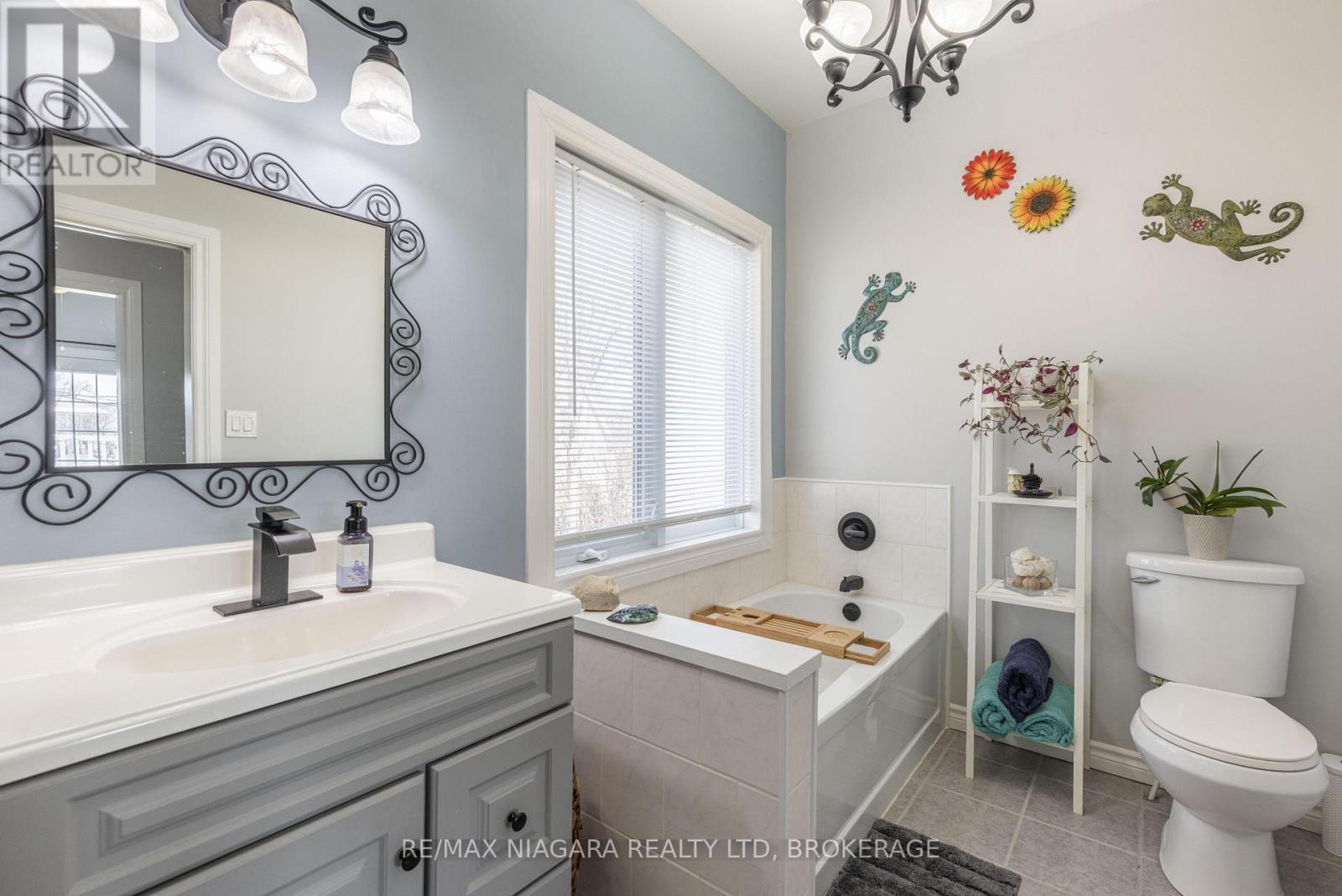 Photo 14 of 203 Cambridge Road E, Fort Erie ON
