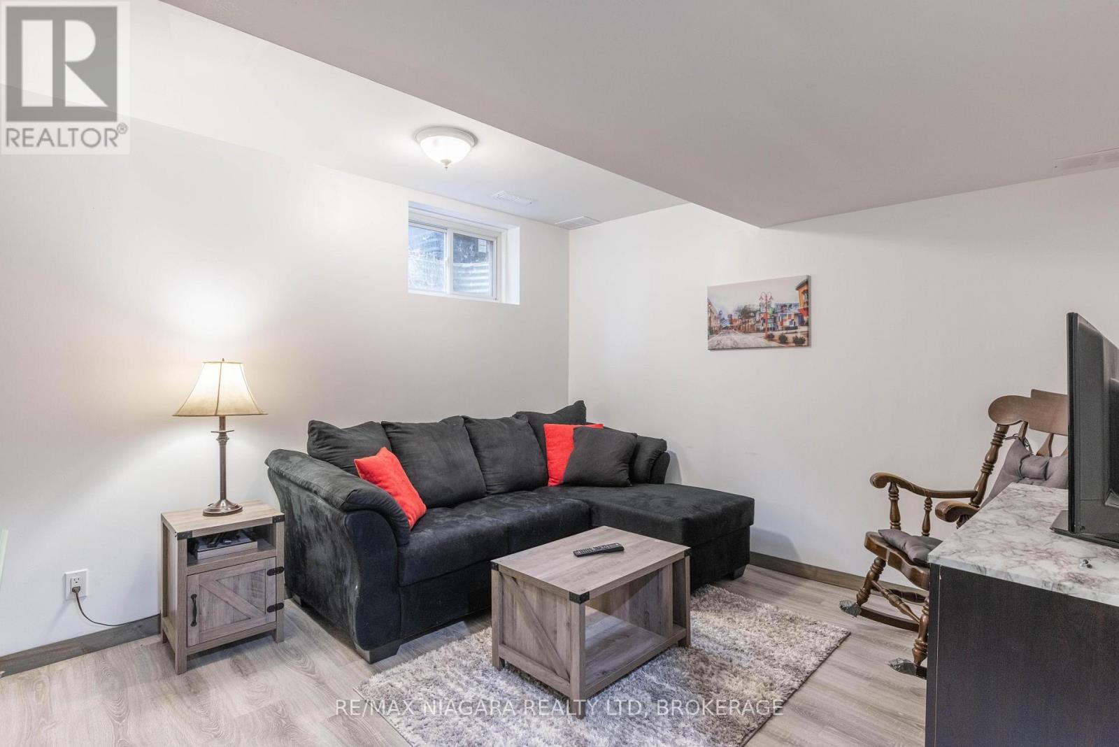 Photo 22 of 203 Cambridge Road E, Fort Erie ON