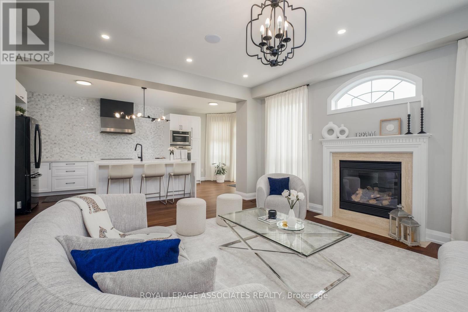Photo 11 of 5 Rockland Crescent, Whitby ON