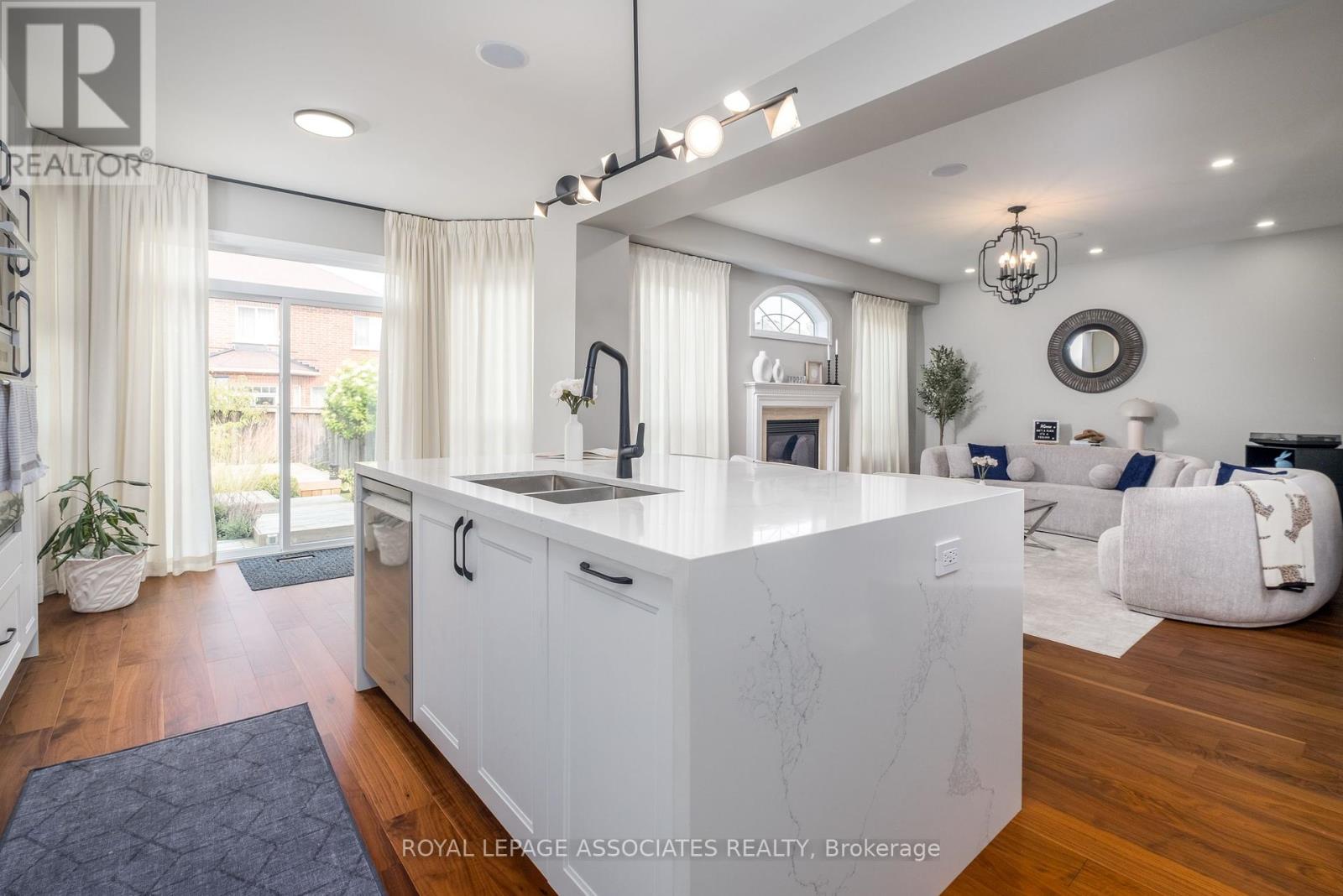 Photo 16 of 5 Rockland Crescent, Whitby ON