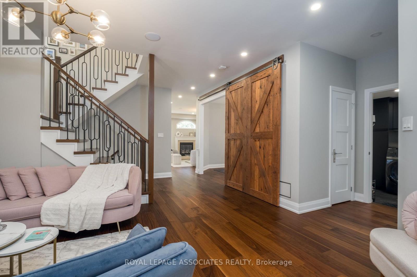 Photo 19 of 5 Rockland Crescent, Whitby ON