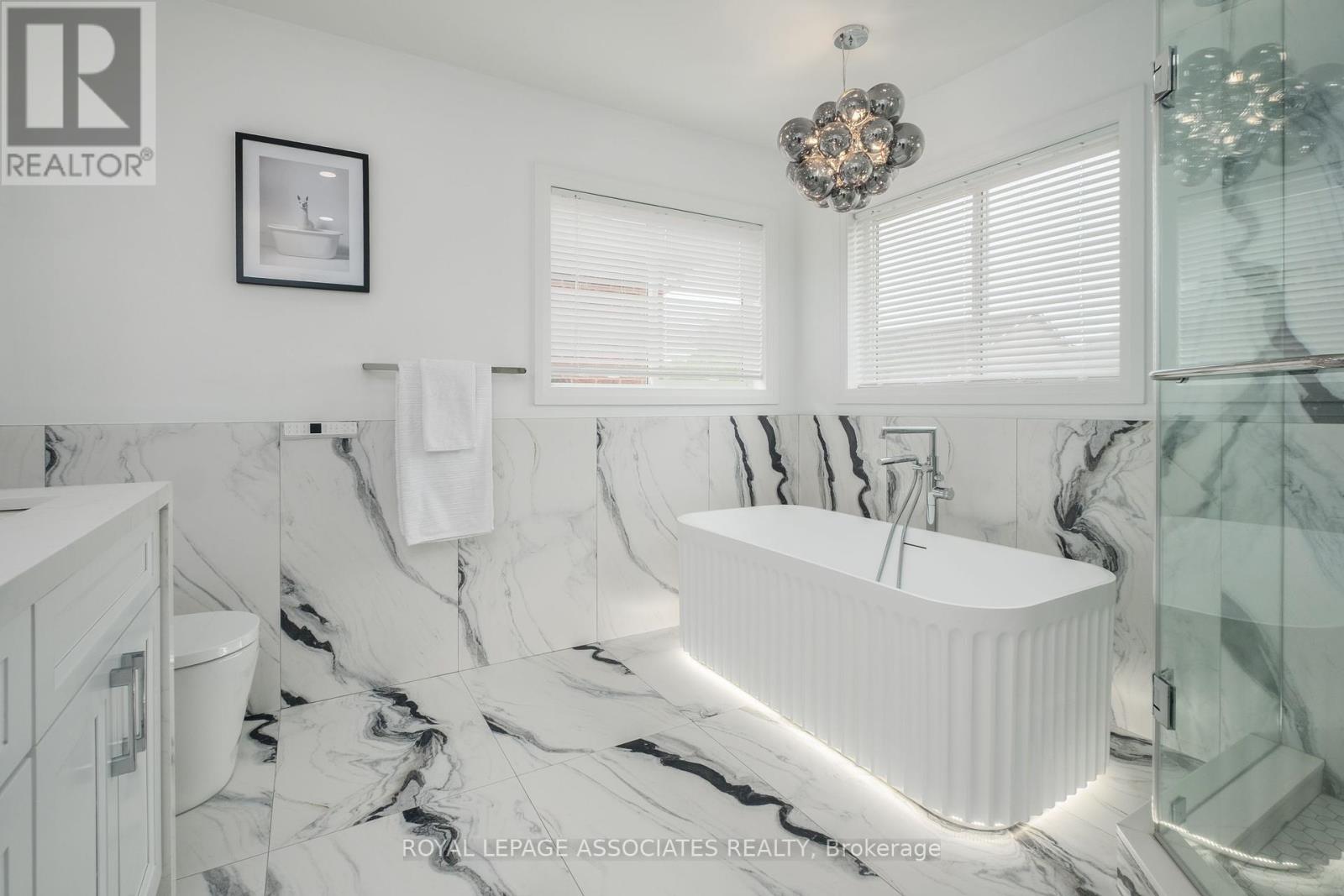Photo 28 of 5 Rockland Crescent, Whitby ON
