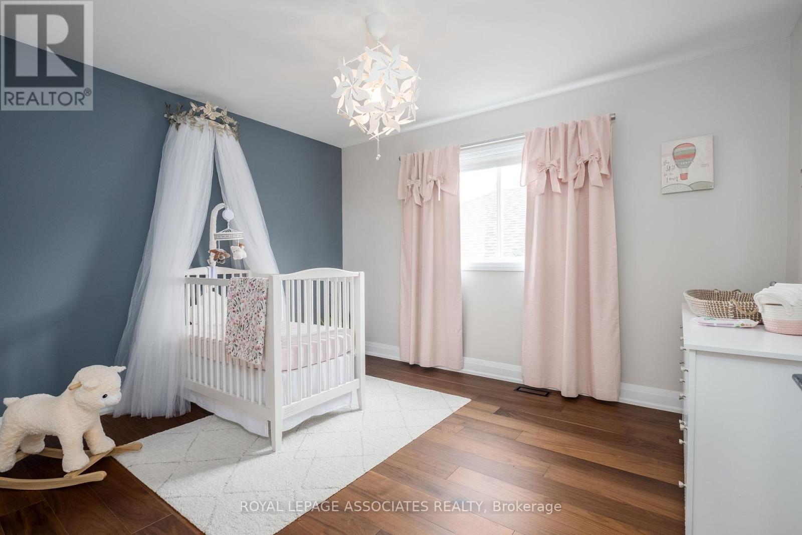 Photo 29 of 5 Rockland Crescent, Whitby ON