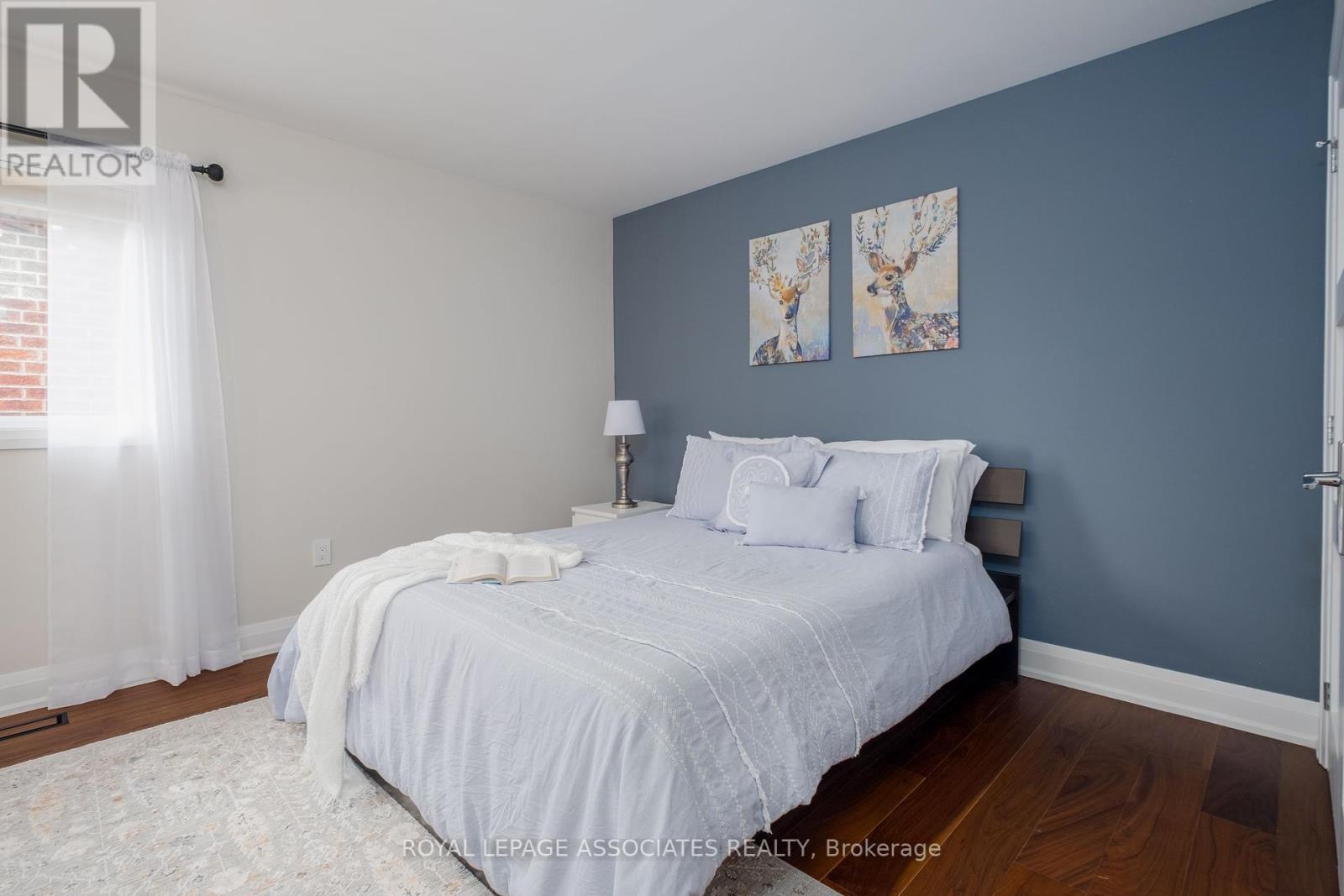 Photo 34 of 5 Rockland Crescent, Whitby ON