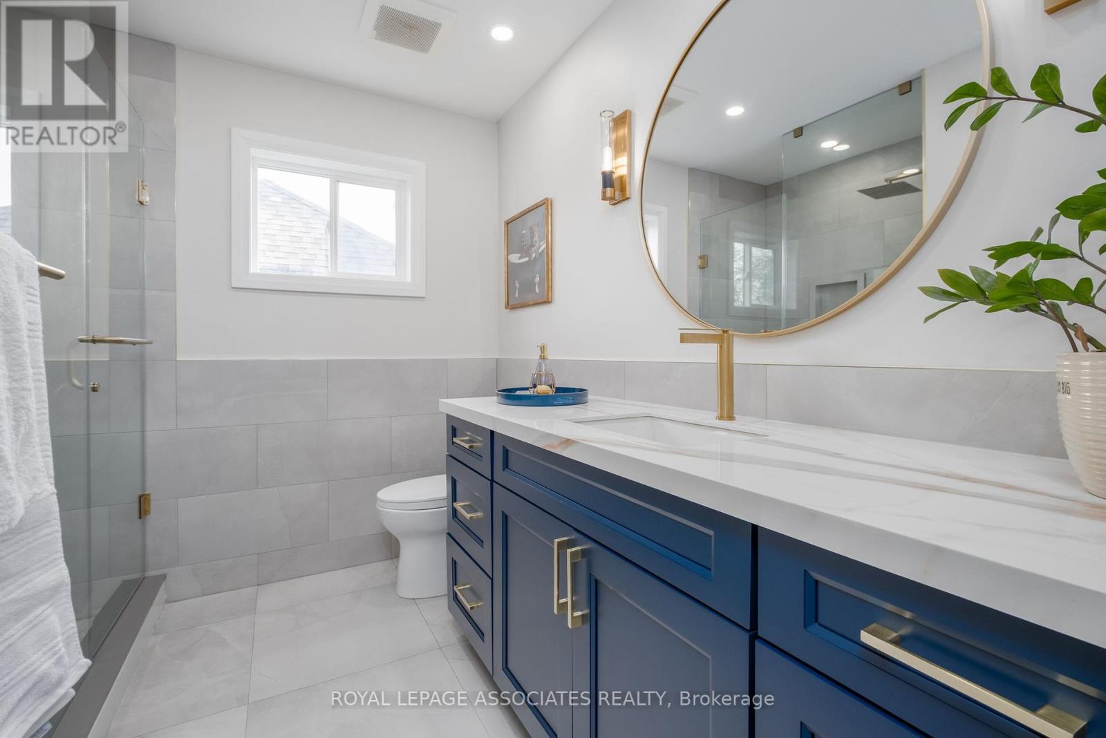 Photo 36 of 5 Rockland Crescent, Whitby ON