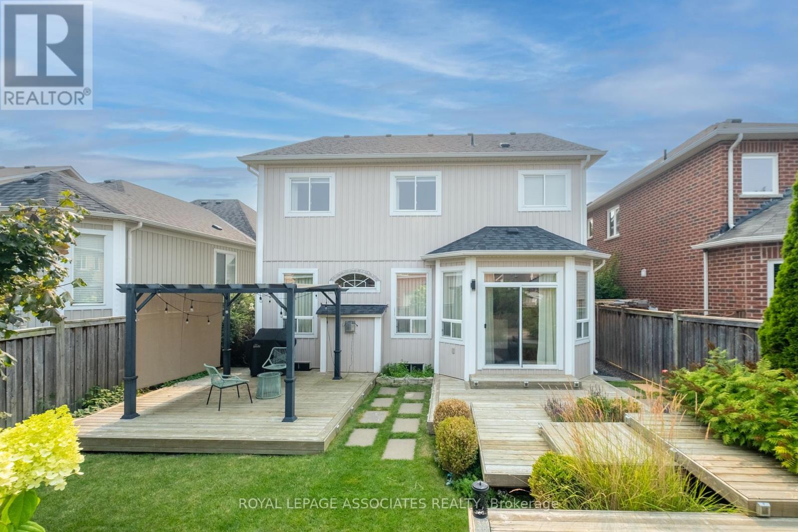 Photo 40 of 5 Rockland Crescent, Whitby ON