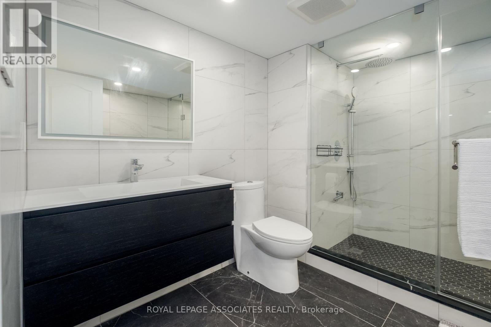 Photo 46 of 5 Rockland Crescent, Whitby ON