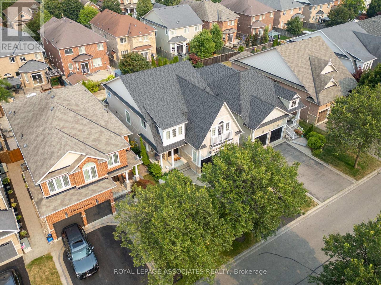 Photo 49 of 5 Rockland Crescent, Whitby ON