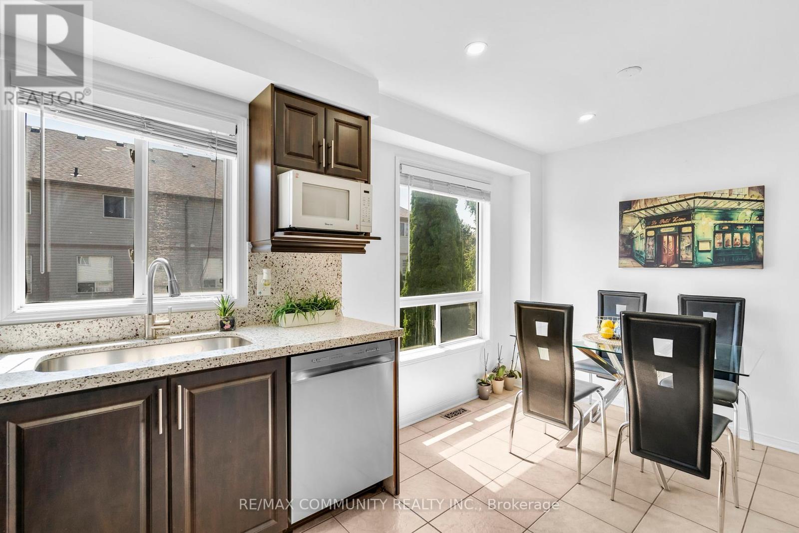Photo 27 of 49 Mcgonigal Lane, Ajax ON