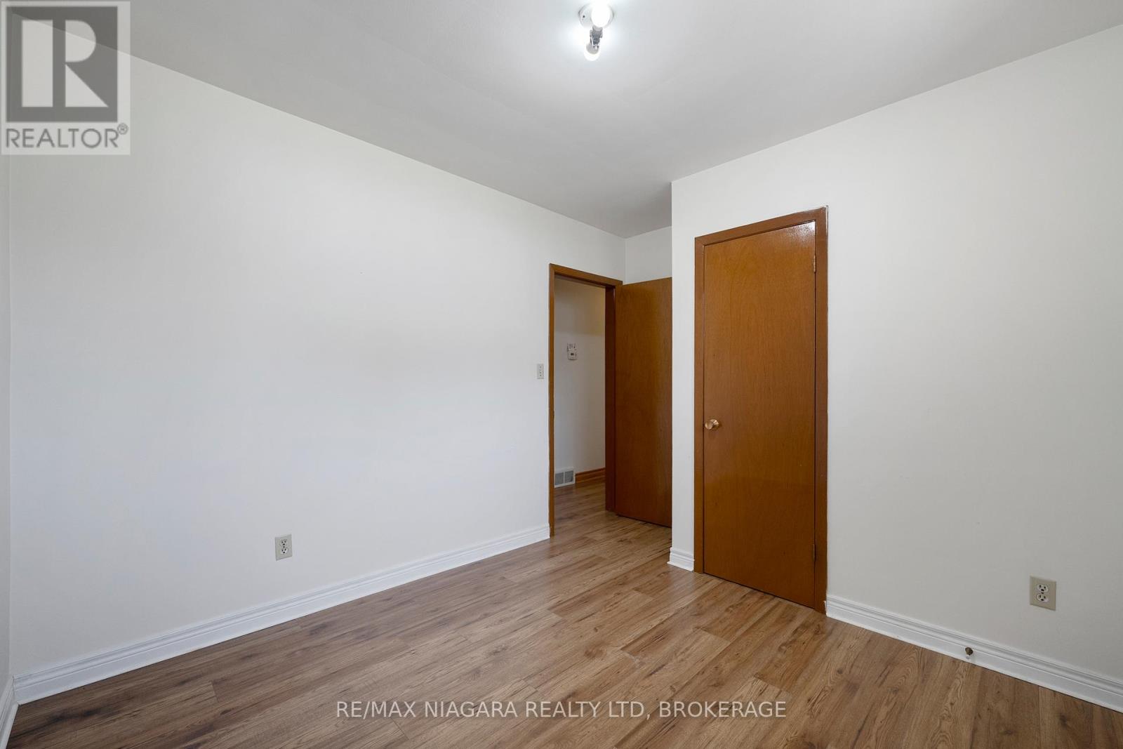 Photo 10 of 63 Trelawne Drive, St Catharines ON