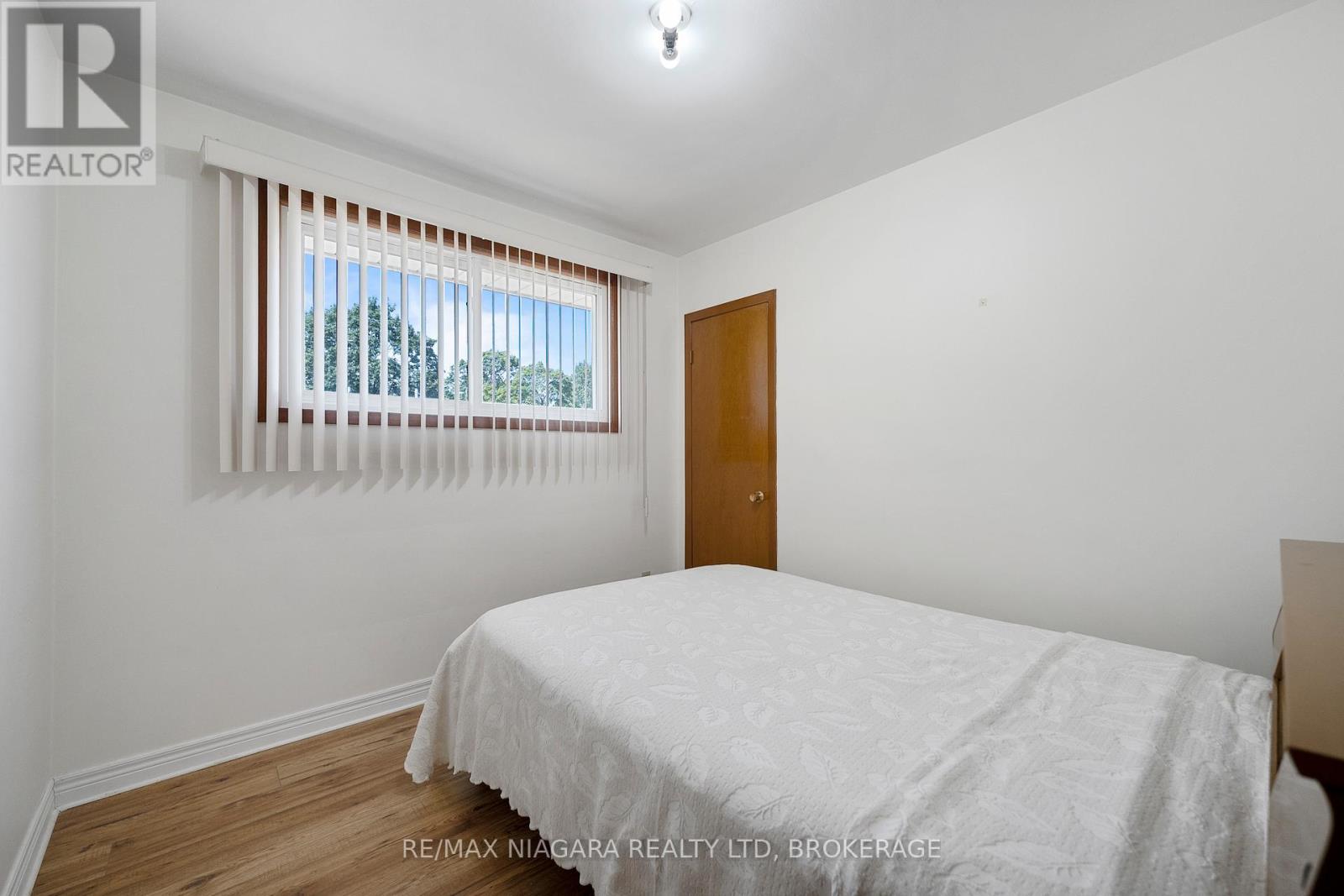 Photo 12 of 63 Trelawne Drive, St Catharines ON