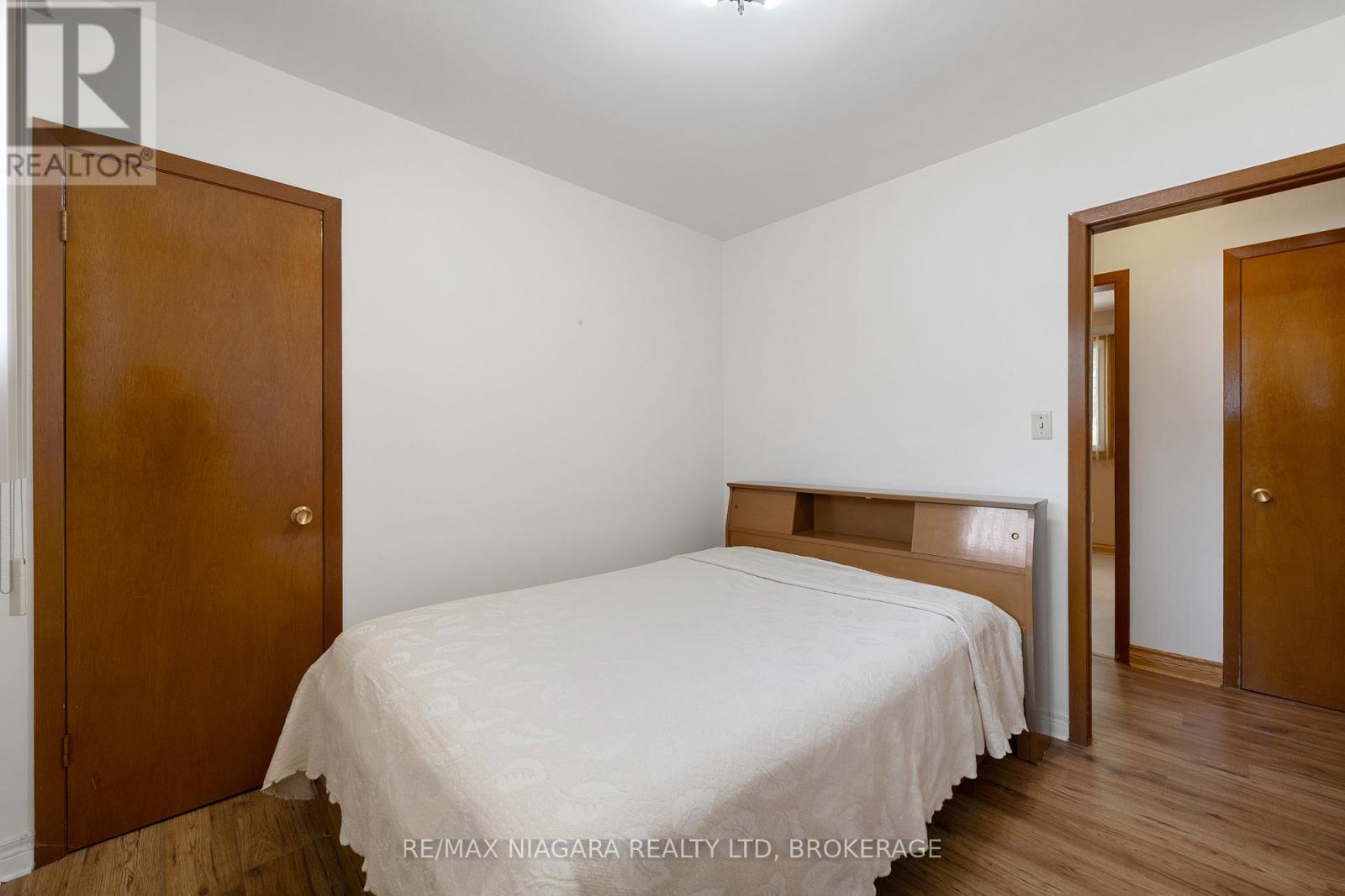 Photo 13 of 63 Trelawne Drive, St Catharines ON