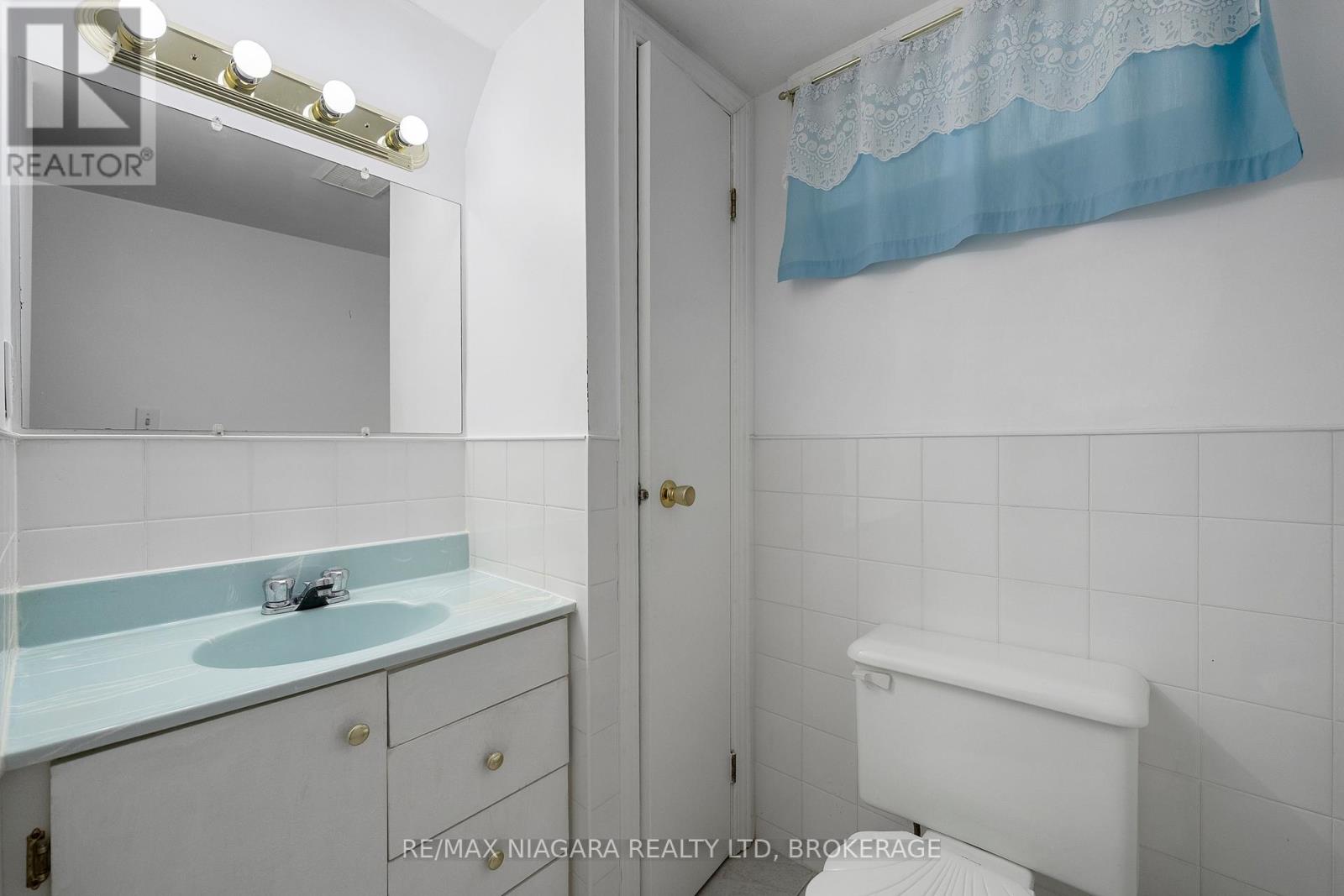 Photo 24 of 63 Trelawne Drive, St Catharines ON