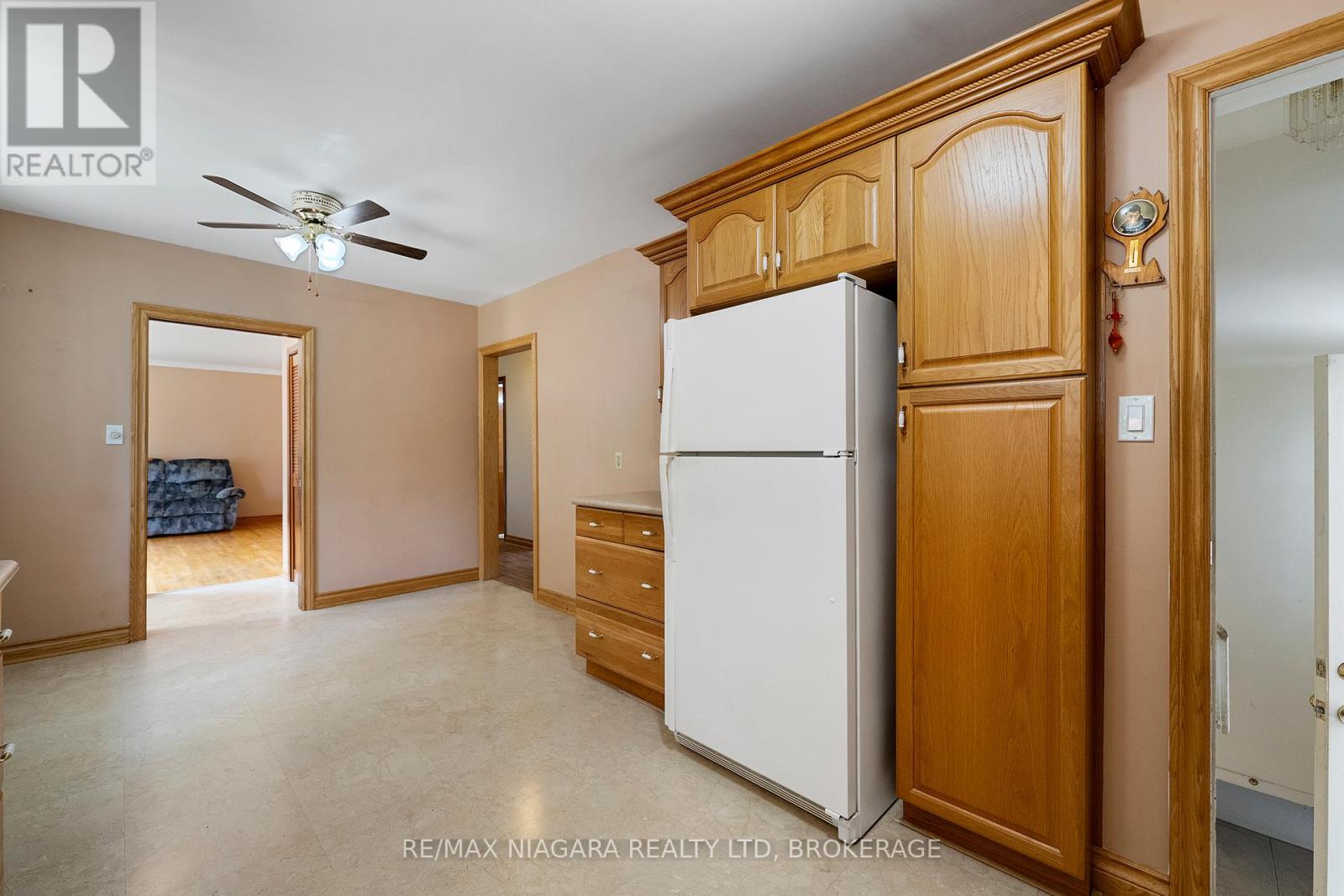 Photo 7 of 63 Trelawne Drive, St Catharines ON