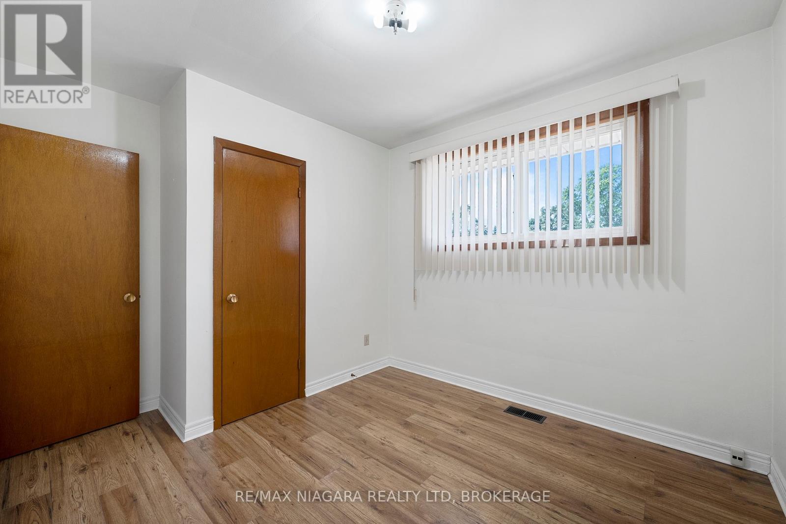 Photo 9 of 63 Trelawne Drive, St Catharines ON