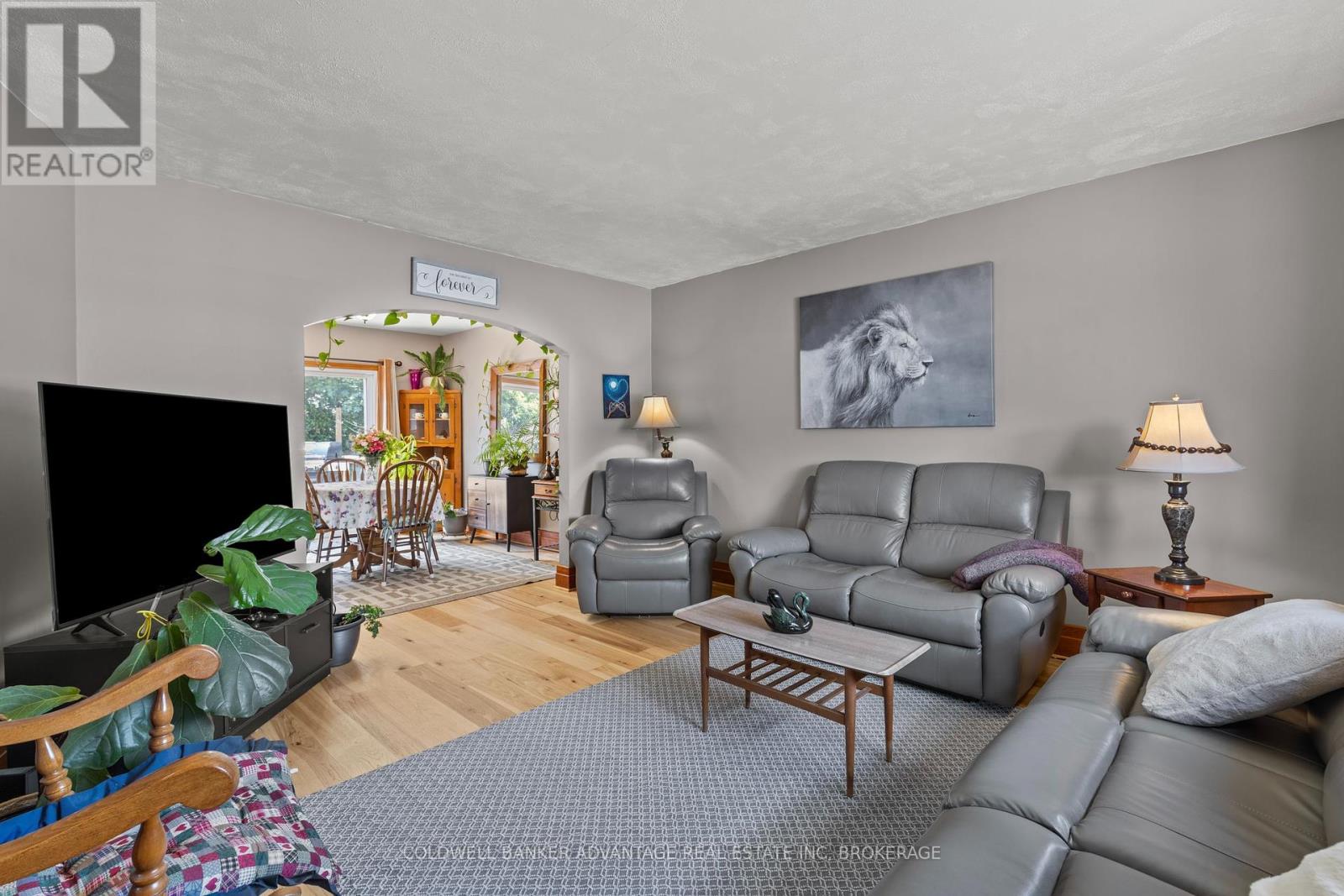 Photo 11 of 475 Wallace Avenue N, Welland ON