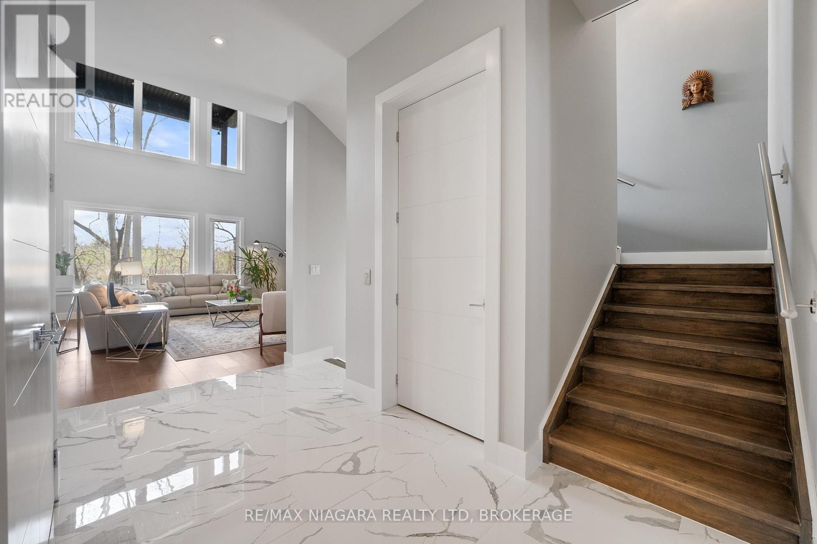 Photo 10 of 90 Millpond Road, Niagaraonthelake ON