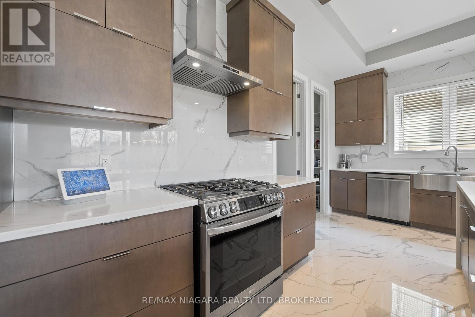 Photo 18 of 90 Millpond Road, Niagaraonthelake ON