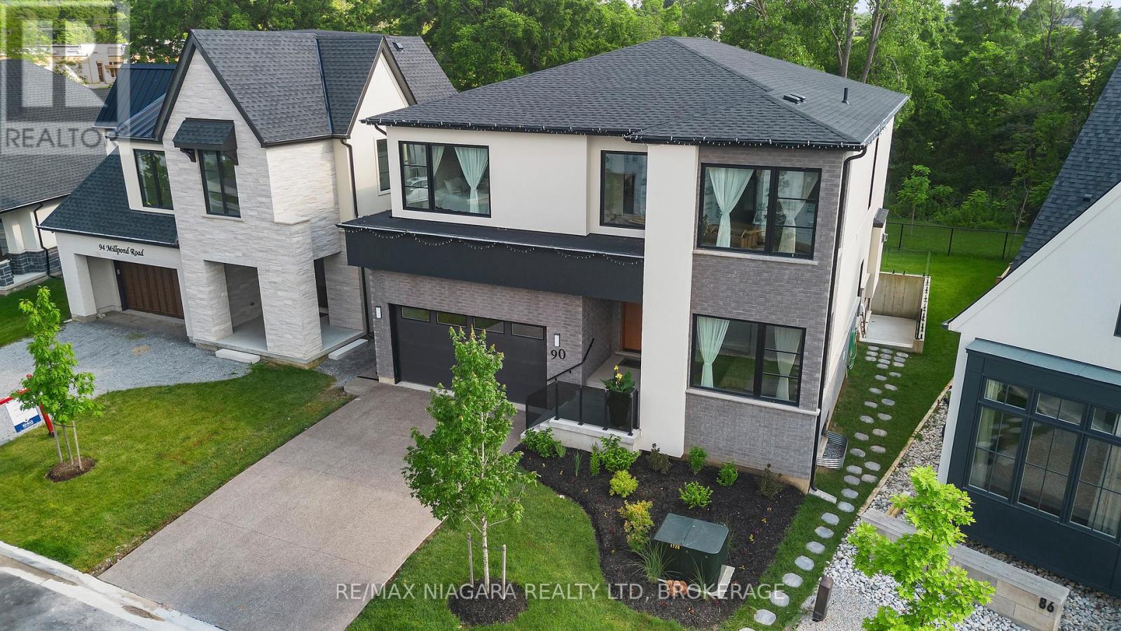 Photo 3 of 90 Millpond Road, Niagaraonthelake ON