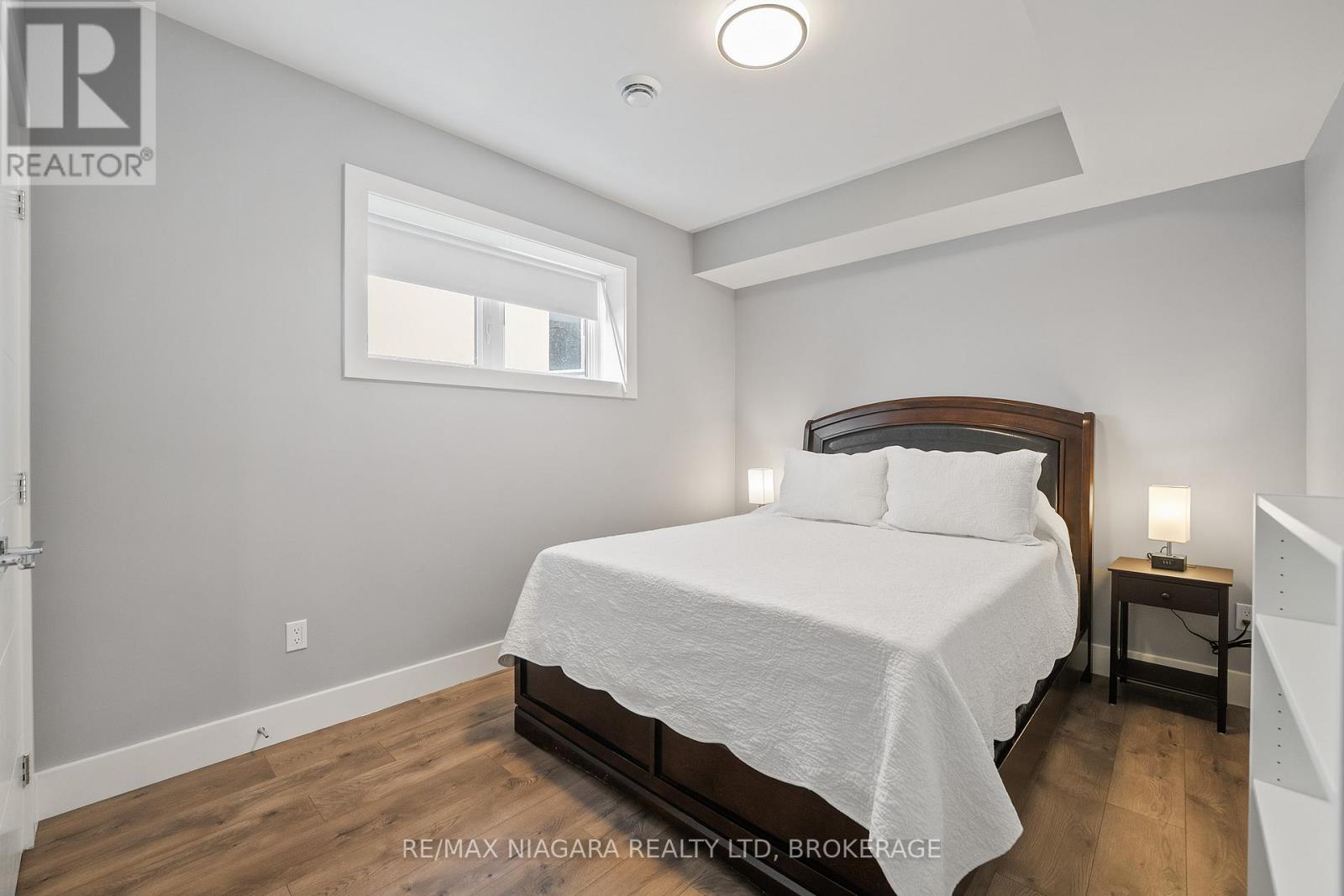 Photo 36 of 90 Millpond Road, Niagaraonthelake ON