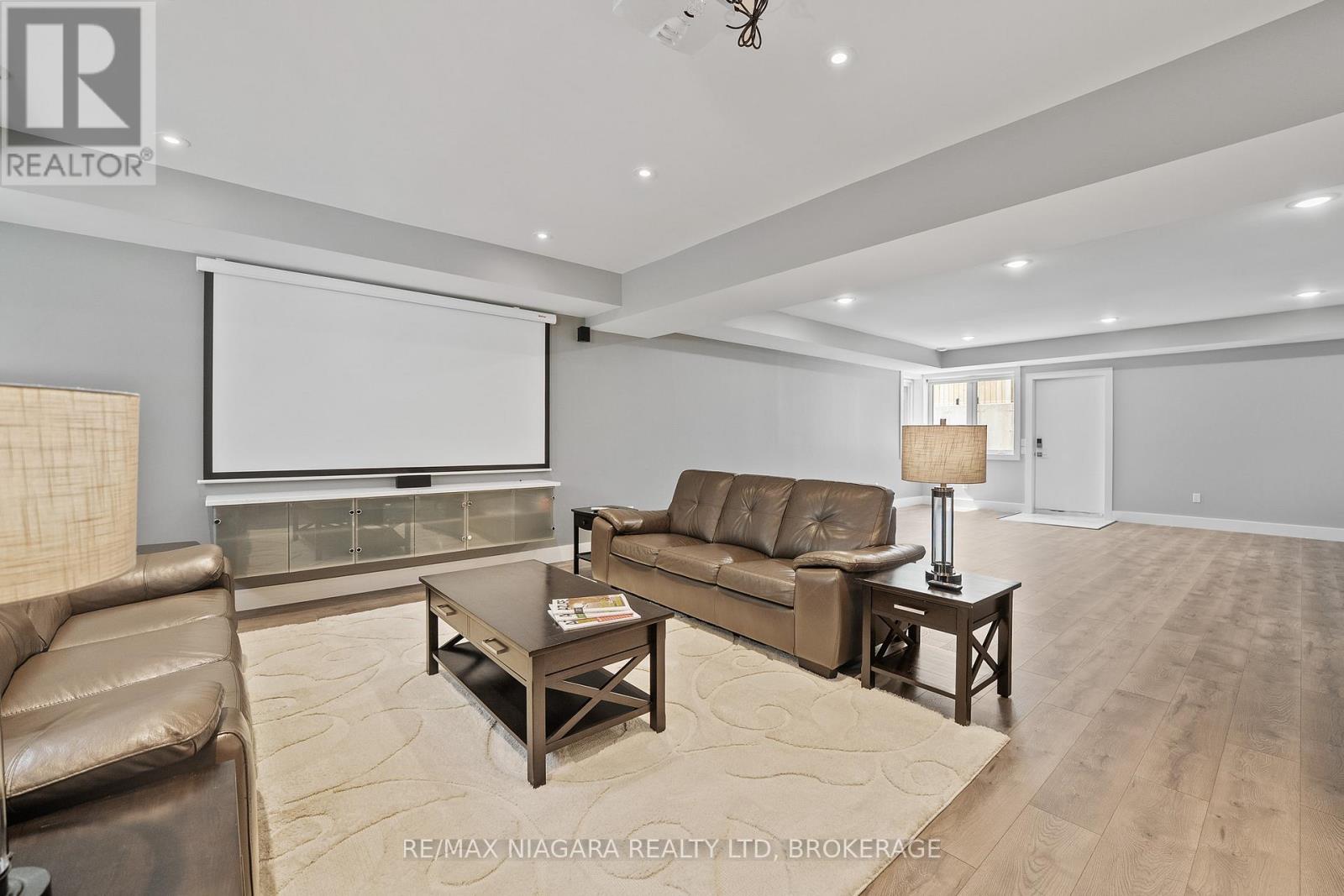 Photo 37 of 90 Millpond Road, Niagaraonthelake ON