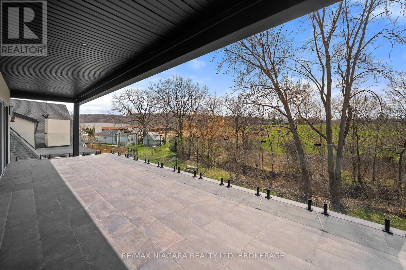 Photo 41 of 90 Millpond Road, Niagaraonthelake ON
