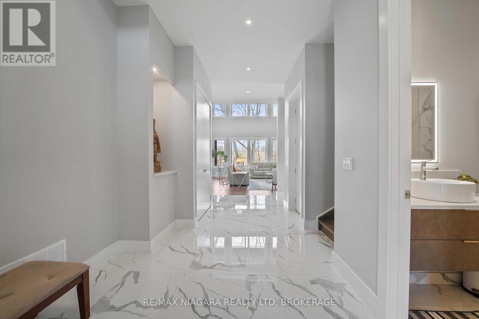 Photo 8 of 90 Millpond Road, Niagaraonthelake ON