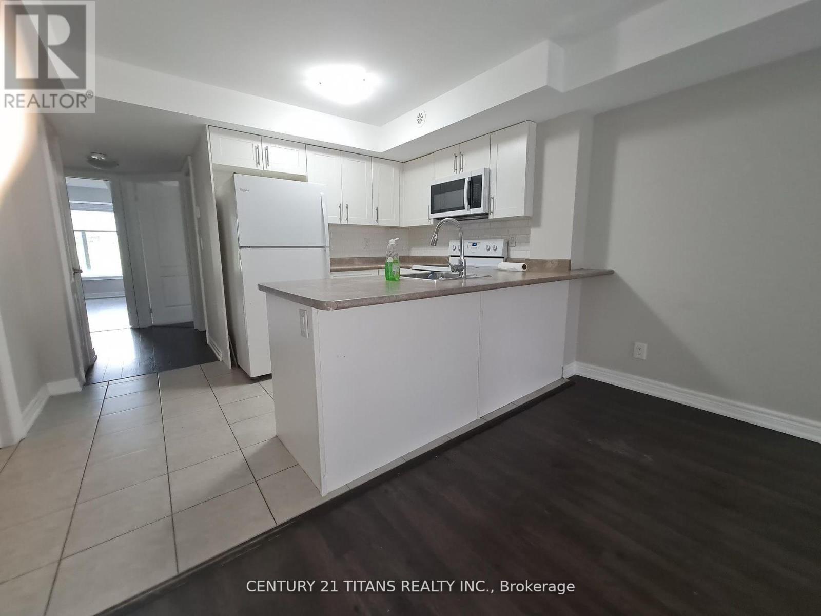 Photo 2 of 818 1 Blanche Lane, Markham ON