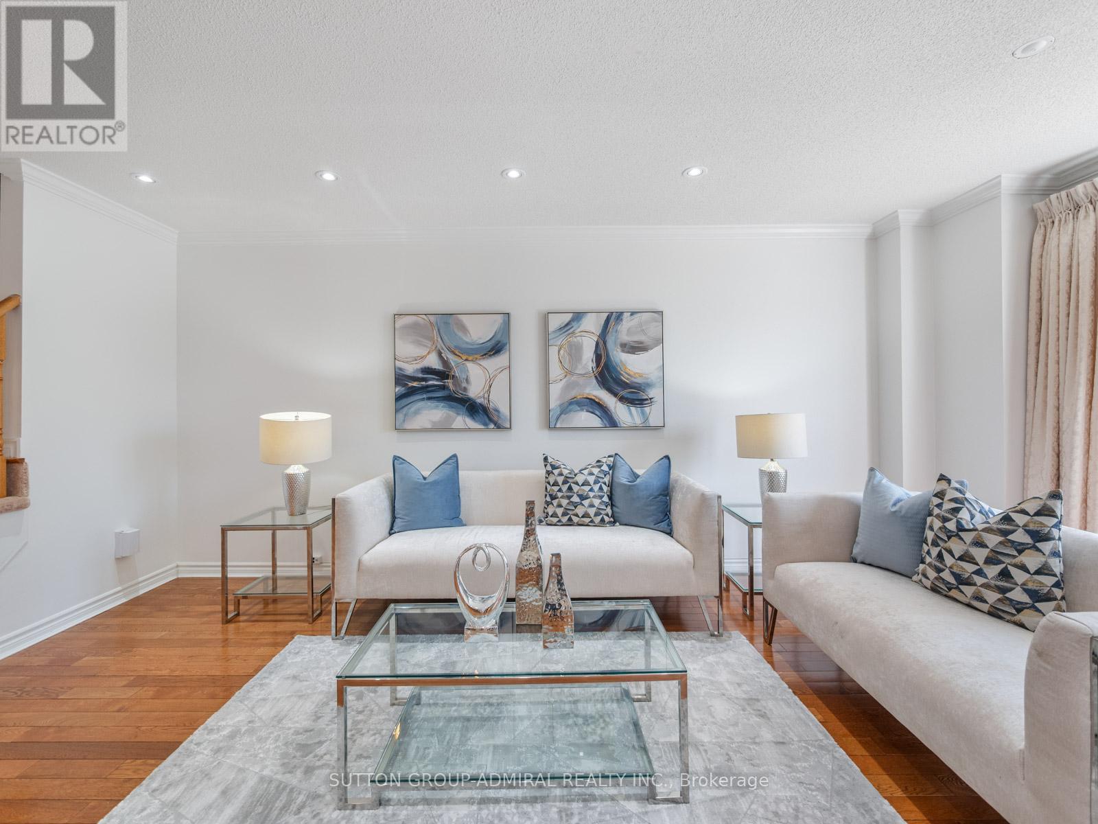 Photo 26 of 175 Gail Parks Crescent, Newmarket ON