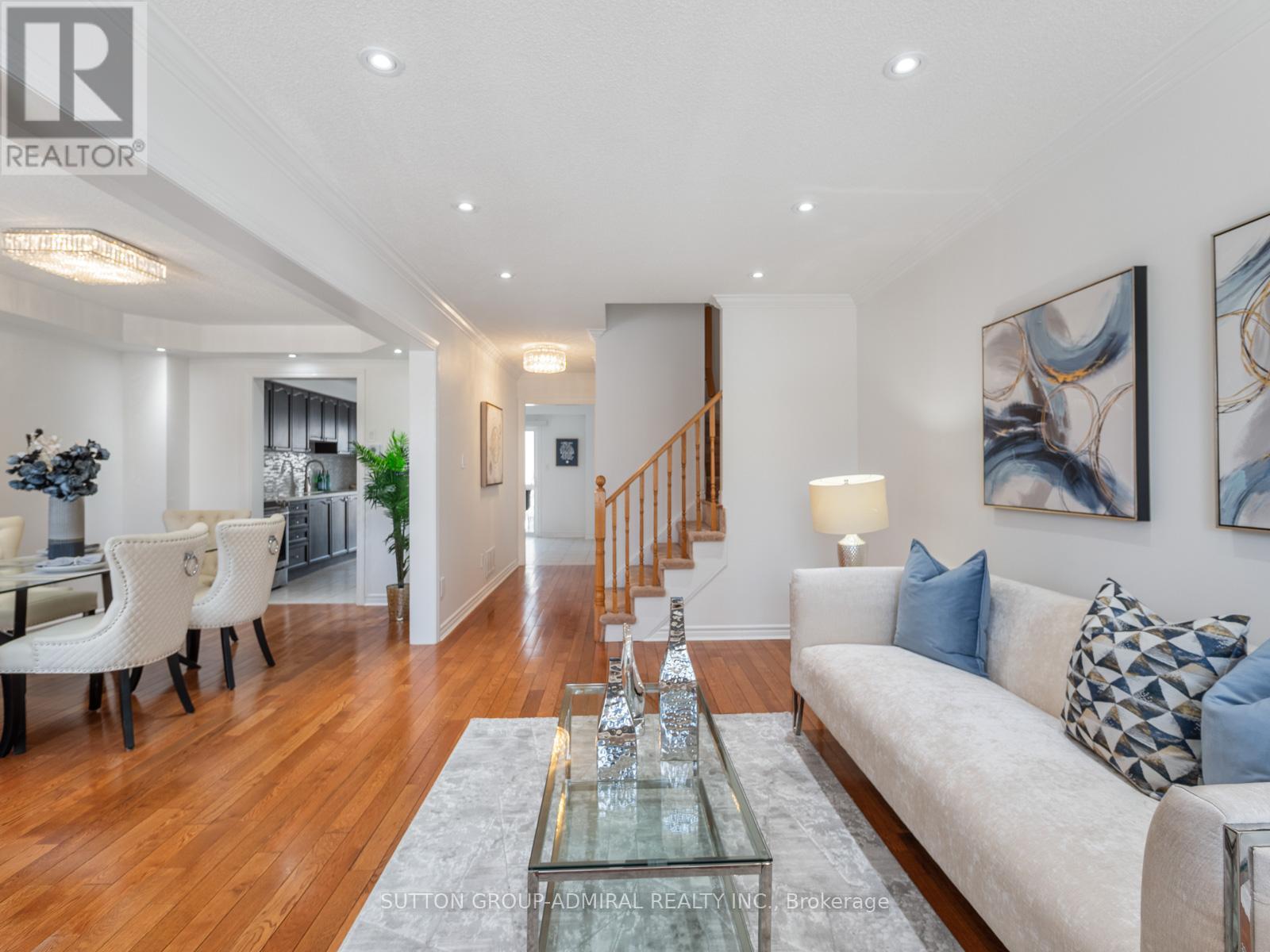 Photo 37 of 175 Gail Parks Crescent, Newmarket ON