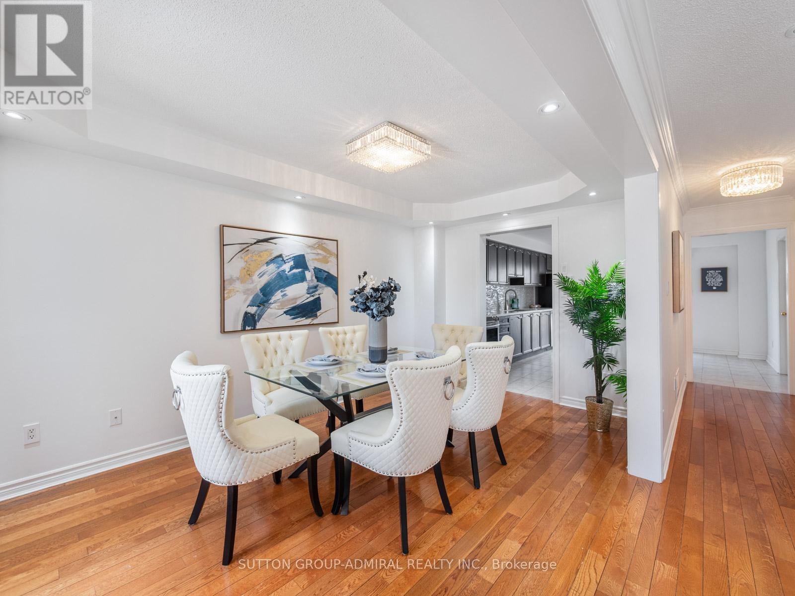 Photo 28 of 175 Gail Parks Crescent, Newmarket ON