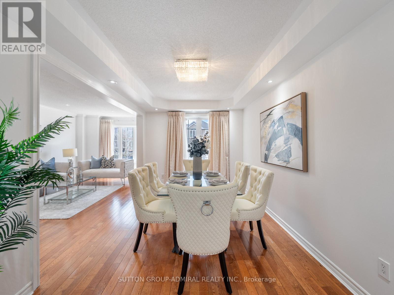 Photo 38 of 175 Gail Parks Crescent, Newmarket ON