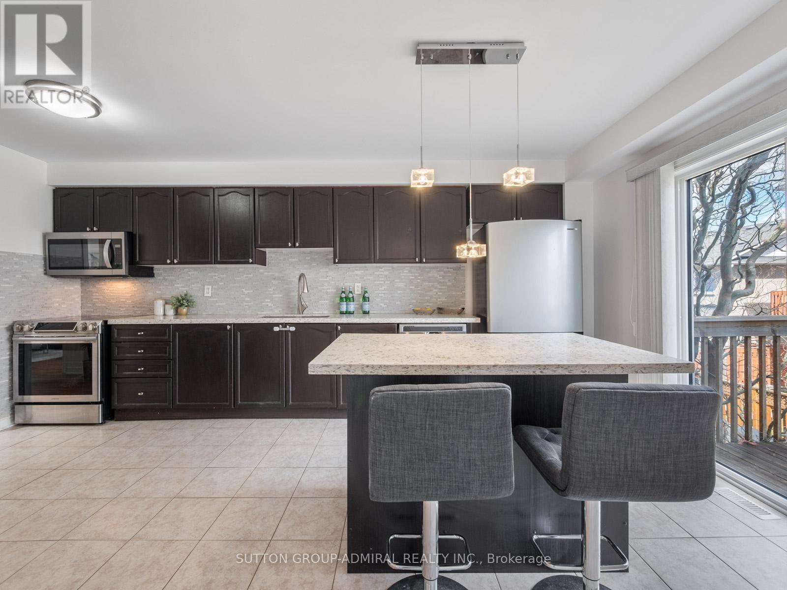 Photo 41 of 175 Gail Parks Crescent, Newmarket ON